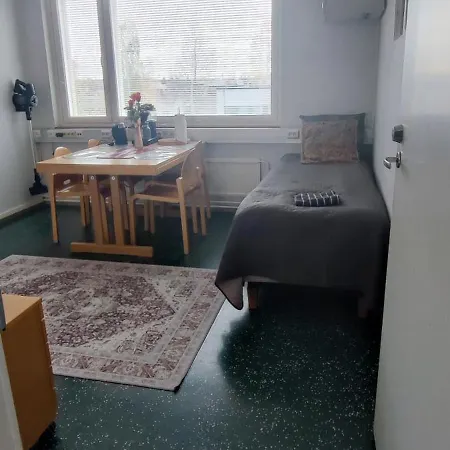 Paeivioestreet 22 Kokonainen Olohuone Makuualkovi Ja Keittioe Ei Suihkuh Iisalmen Keskusta *